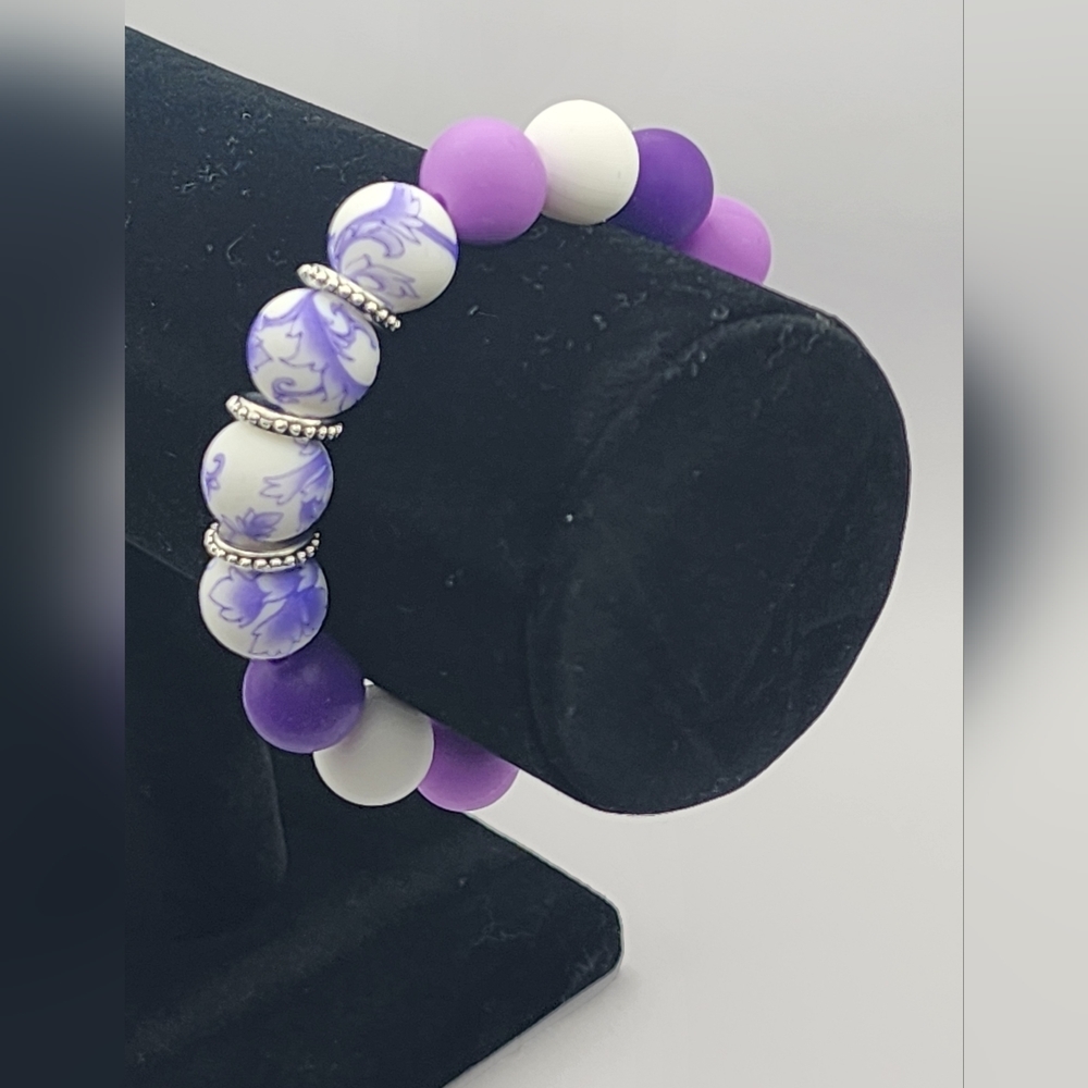 Purple silicone beaded stretch bracelet Design by FreeSpirit (Me!) - Picture 8 of 12